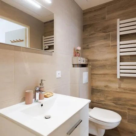 Appartement Le Hub Climatise Avec Terrasse Cannes
