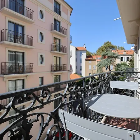 Le Hub Climatise Avec Terrasse アパート